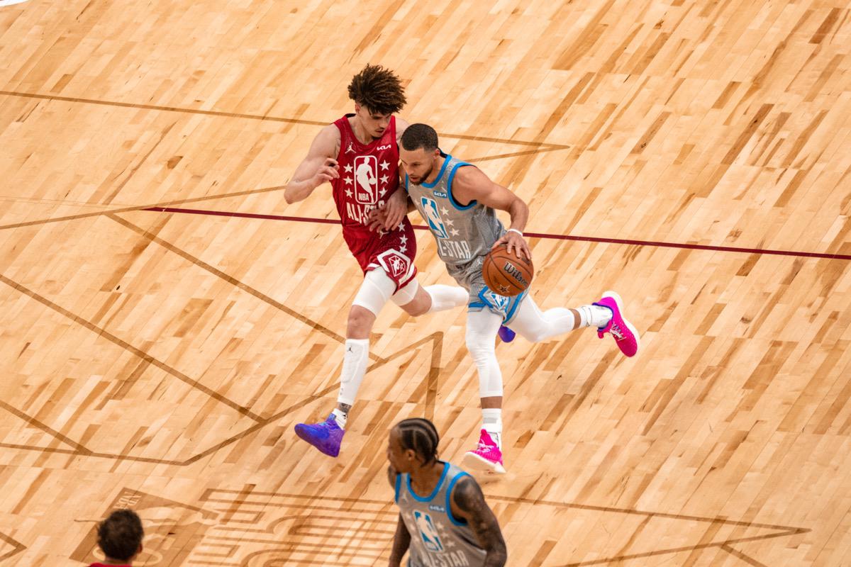 拉梅洛·鲍尔对比魔术师约翰逊与贾森·基德：高个传球大师的历史定位