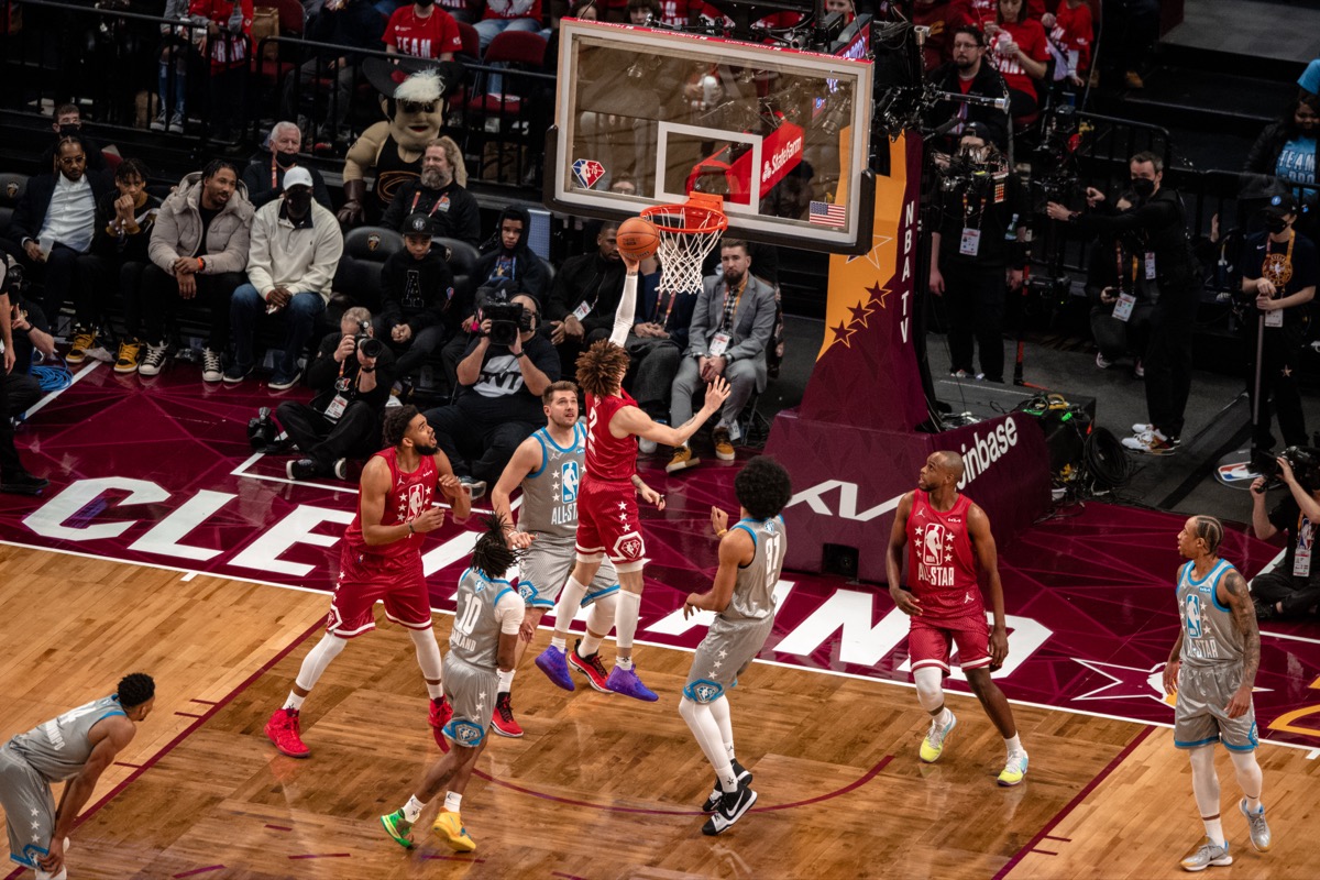 拉梅洛·鲍尔basketball统计信息：场均24.1分多强？生涯三双纪录与进阶数据完整解读